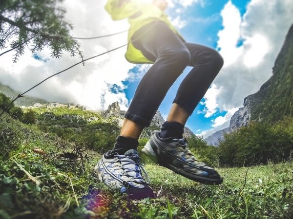 Wskazówki jak znaleźć najlepsze buty do biegania po górach